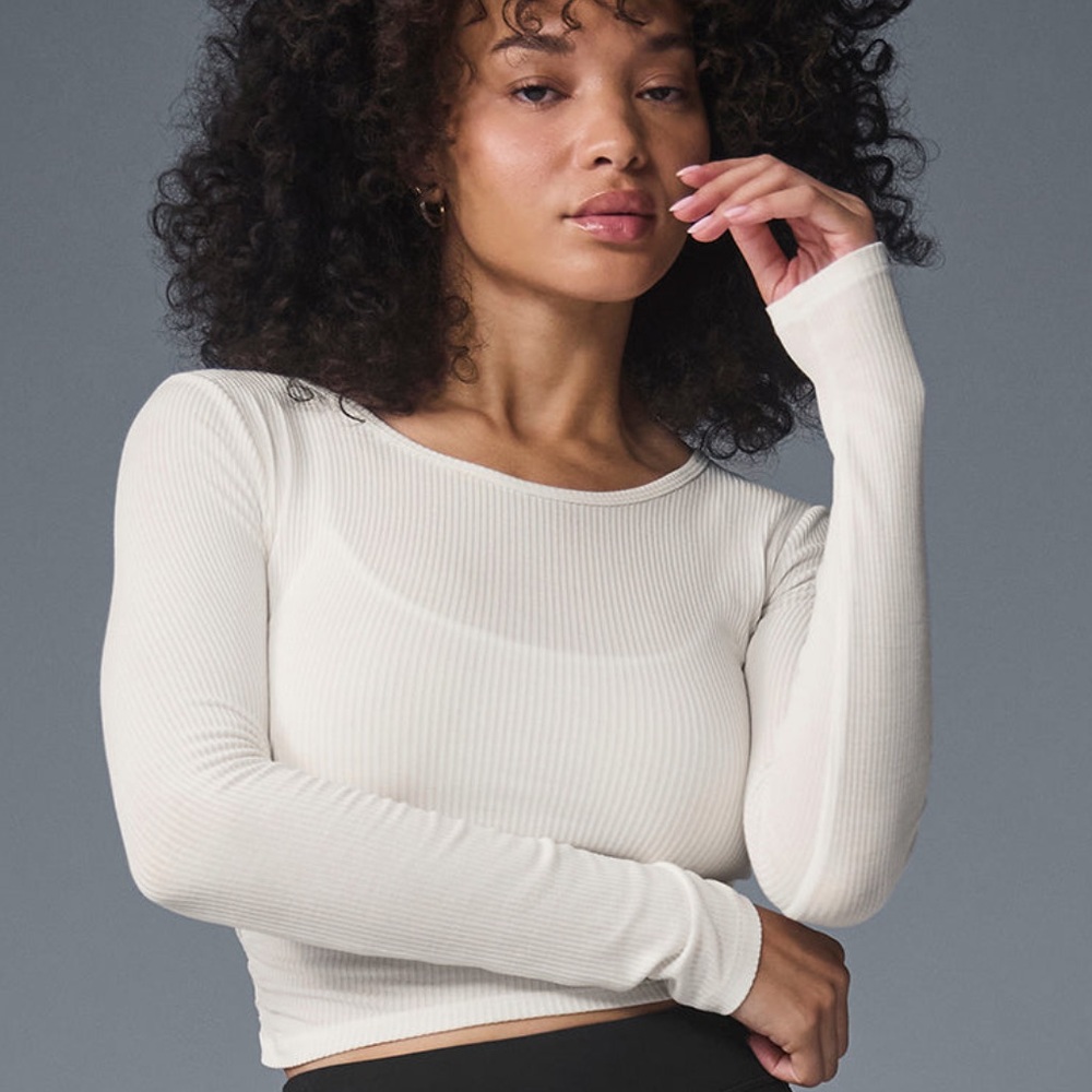 ALO Yoga Gather Long Sleeve in Ivory size XS